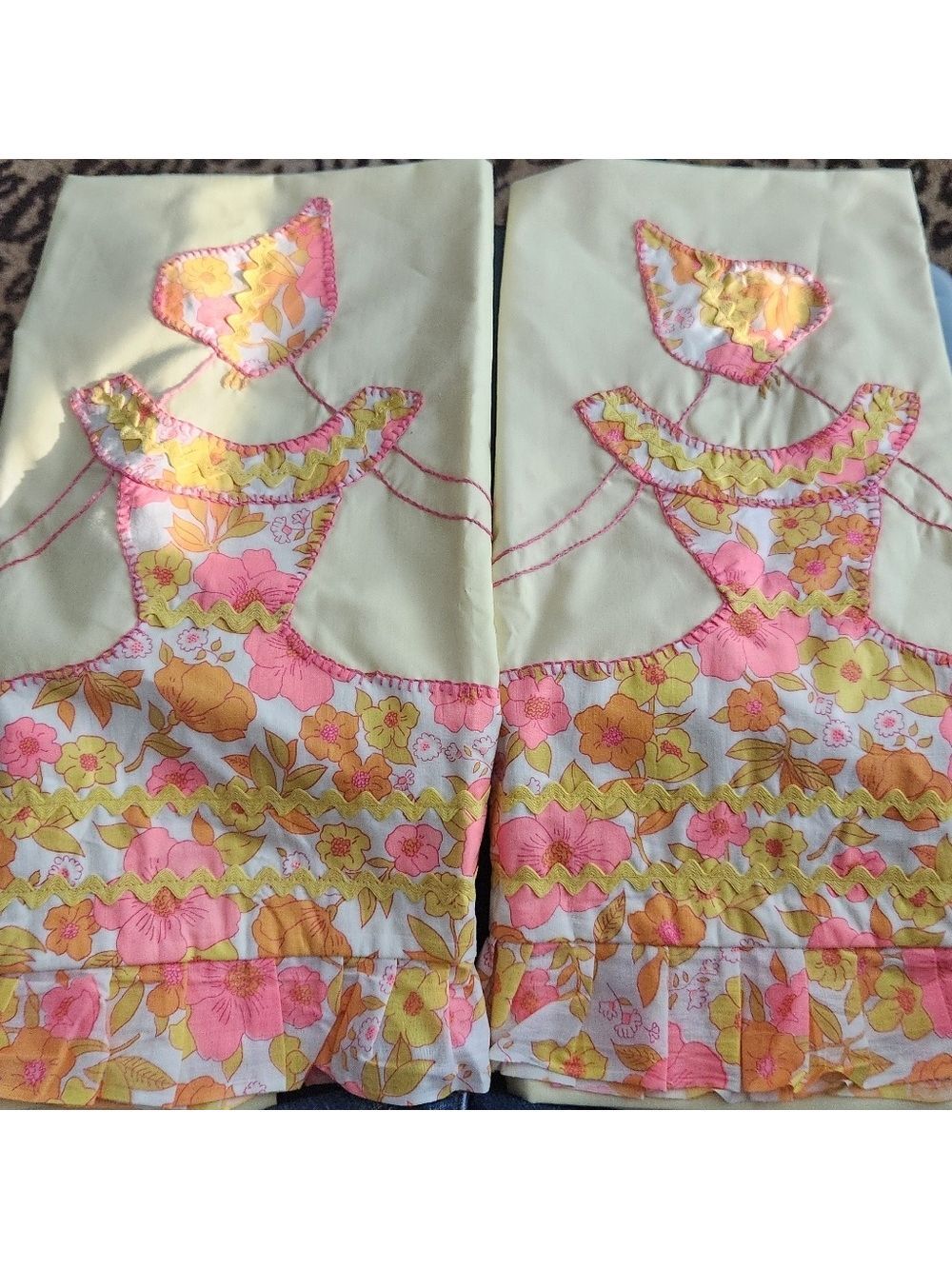 NEW Handmade Sunbonnet Girl Pair Of Standard Pillowcases - Picture 4 of 4